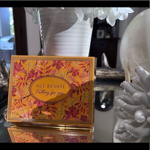 Ace Beaute eyeshadow pallet